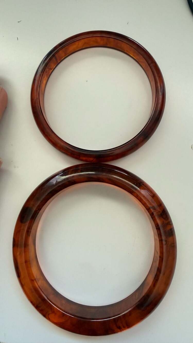 Vintage Bakelite Amber Tortoiseshell Bangle Bracelets Set of 2. - Picture 4 of 6